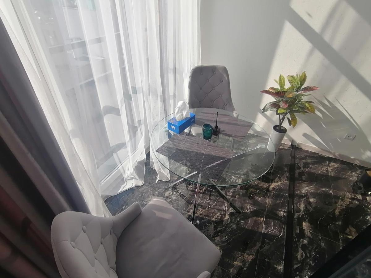 Новобудова Сам Центр Вул Шевченка 60 Оперний 10Хв Apartman Lviv Kültér fotó